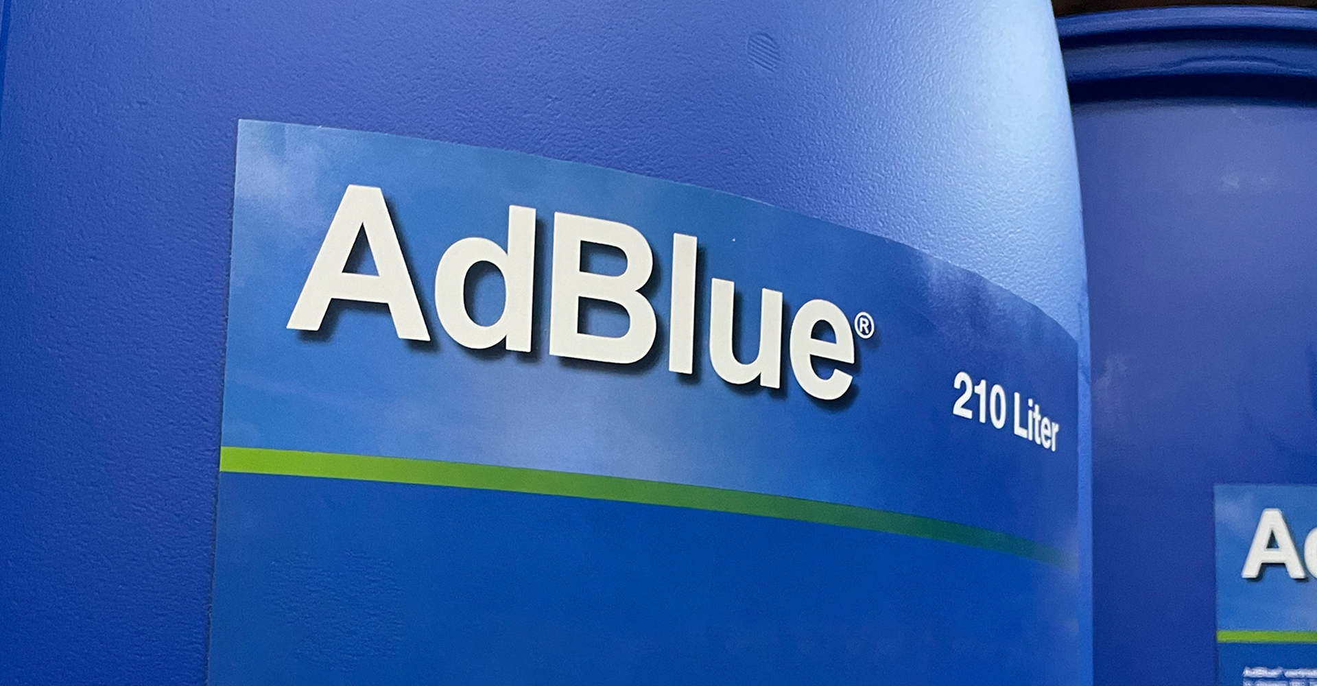 Eine Werbung für hochwertiges AdBlue